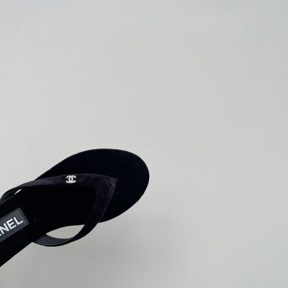 CHANEL Flip-flop sandals - Picture 3 of 7